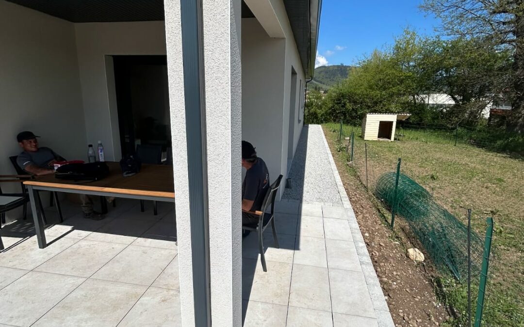 Terrasse , bordure pave, clôture