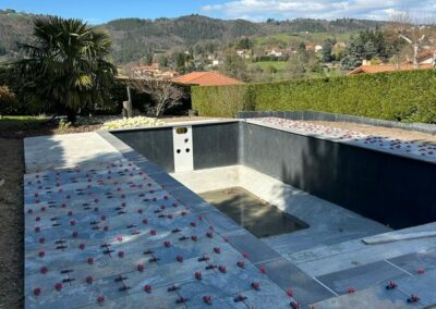 Aménagement complet des abords de piscine et des espaces extérieurs